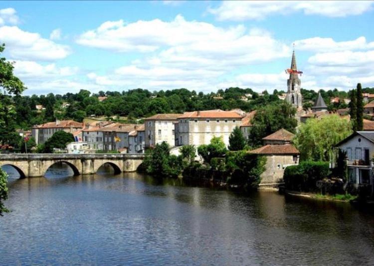 Gite Des Lavandes Oradour-Fanais Buitenkant foto